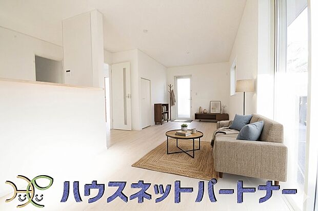 (家具はイメージ画像)うららかな陽射しがどのお部屋にも降り注ぎますように、快適さを追求した間取設計。得難い立地環境での生活を恵みの豊かな永住の地へと変えてくれます。