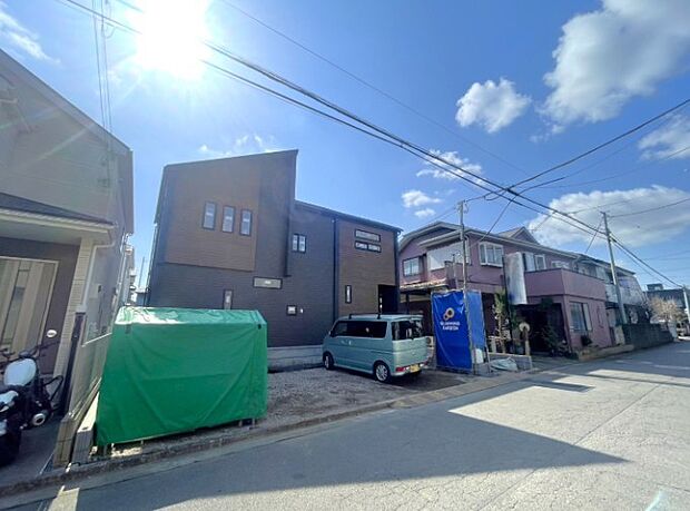 家づくりへの想いが設計に表れています。住み心地のために工夫された造り辺環境には便利な設備が点在し、毎日の暮らしを快適にしてくれる邸宅です。