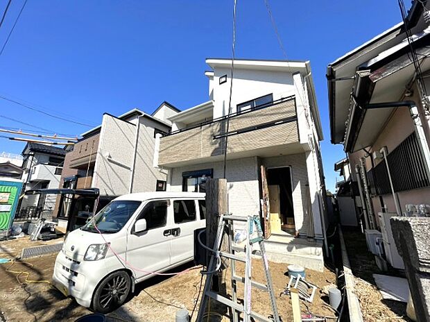 ここから始まる「日常」はご家族にとってかけがえのない時間となります。少しでも豊かに、快適に。そんな想いから本邸宅は生まれました。