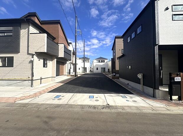 太陽に愛された邸は、陽当り・通風に優れた魅力的で快適さを追求した新築戸建でした。ここに住むからこそ意味がある。そんな特別感に浸りながら、毎日をお過ごしして欲しいです。