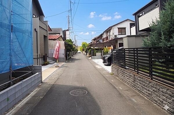 居住者の帰り、訪れる方を優しく迎える・安らぎに満ちた生活空間を予感させる。健やかな暮らしを楽しめそう。