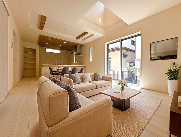 （家具はイメージ画像です）うららかな陽射しがどのお部屋にも降り注ぎますように、快適さを追求した間取設計。得難い立地環境での生活を恵みの豊かな永住の地へと変えてくれます。