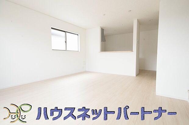 うららかな陽射しがどのお部屋にも降り注ぎますように、快適さを追求した間取設計。得難い立地環境での生活を恵みの豊かな永住の地へと変えてくれます。