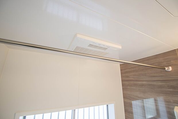 浴室乾燥機能付きなので雨続きの日でもお洗濯は安心ですね。