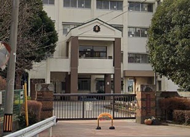 周辺環境-中学校(980m)城南中学校