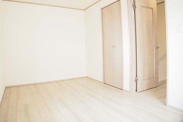 どのお部屋も明るい光が差し込みます。自分だけのお部屋作りを考えただけでワクワク。