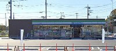 周辺環境-コンビニ(390m)ファミリーマート上尾小敷谷店