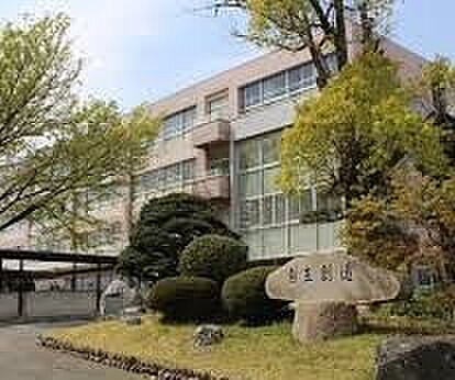 周辺環境-小学校(830m)北本中学校