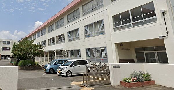 周辺環境-小学校(500m)鶴瀬小学校