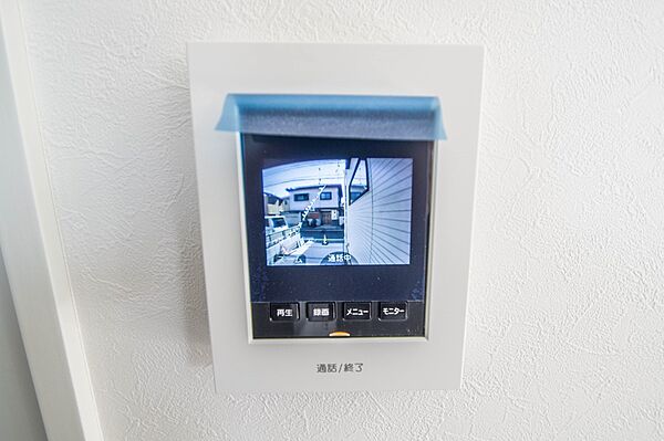TVモニター付きインターフォンは大画面でお子様のお留守番も安心です。