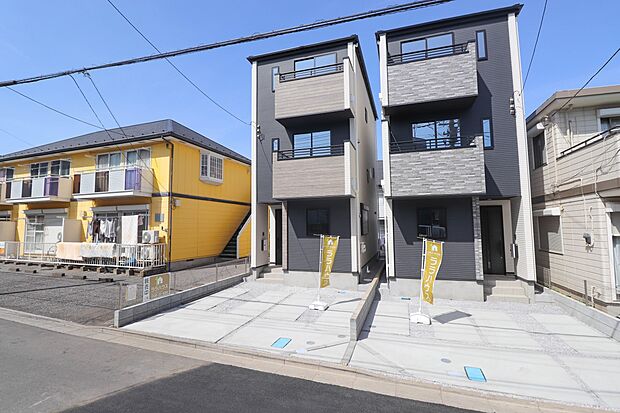 街に溶け合う美しい景観と、採光や風通しを考えて設計された間取り。近隣の視線を考え調整した窓位置など、外観だけでなく、住まうご家族の心地よさを最優先しました。