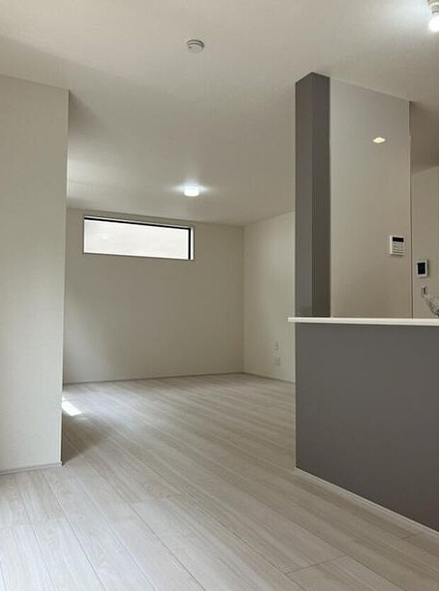 うららかな陽射しがどのお部屋にも降り注ぎますように、快適さを追求した間取設計。得難い立地環境での生活を恵みの豊かな永住の地へと変えてくれます。