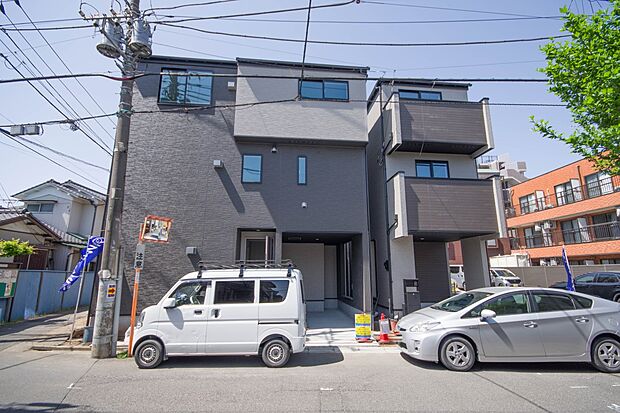 豊かで快適な暮らしを。ここから始まる「日常」はご家族にとってかけがえのない時間となります。少しでも豊かに、快適に。そんな想いから本邸宅は生まれました。