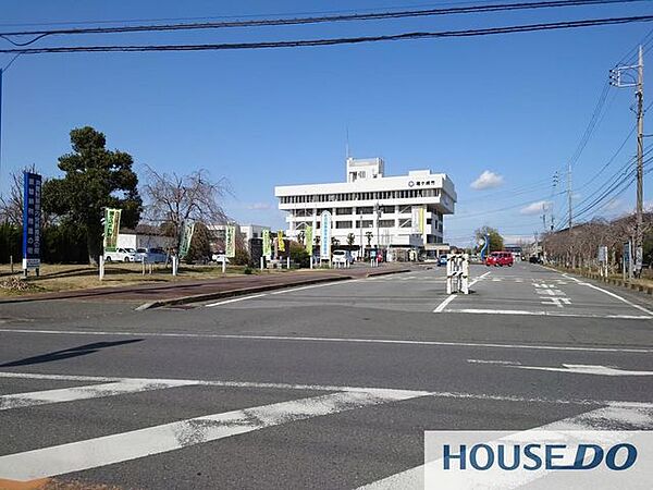 龍ケ崎市役所 徒歩18分。車13分。 1440m
