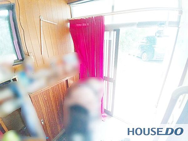 木製建具が趣を感じさせる玄関です。