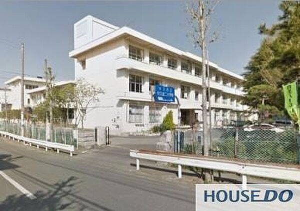 牛久市立牛久第二小学校 徒歩13分。 1020m