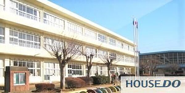 牛久市立向台小学校 徒歩19分。 1400m