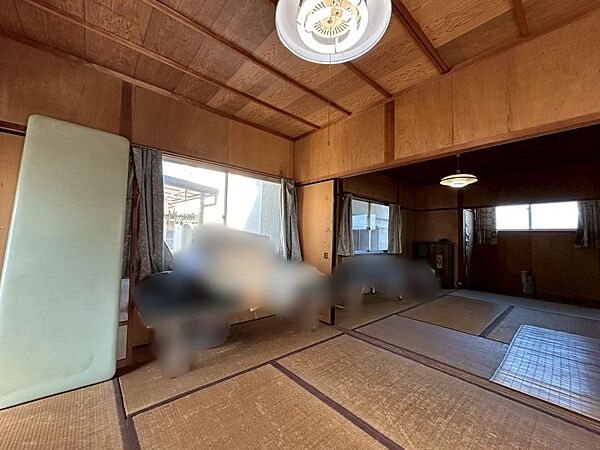 2階居室です（6帖＋6帖）