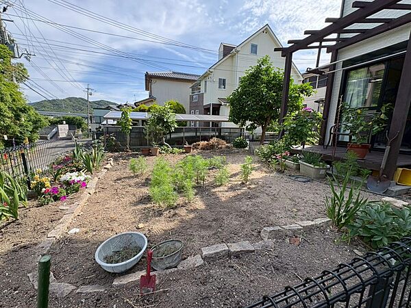 家庭菜園が楽しめる庭です