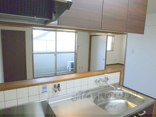 画像10:キッチンからのお部屋の眺め。