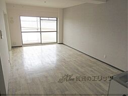 リバーヒルズ 303 4階3LDKのリビング/ダイニング