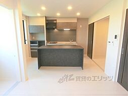 近江鉄道八日市線 太郎坊宮前駅 徒歩2分の賃貸アパート 2階2LDKのリビング/ダイニング