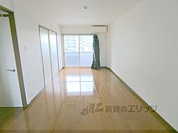 グランドール野洲 203 2階1LDKのリビング/ダイニング