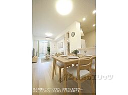 ベアリーガーデン 1階1LDKのリビング/ダイニング