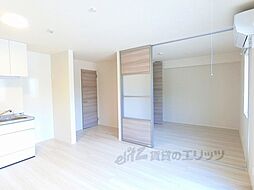 近江鉄道近江本線 五箇荘駅 徒歩14分の賃貸アパート 3階1LDKのリビング/ダイニング