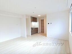 ＬＡ　ＶＩＬＬＡ五個荘　Ａ棟 3階1LDKのリビング/ダイニング