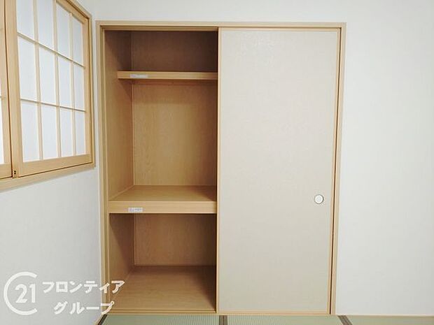 新しい畳の香りのするタタミスペースは、使い方色々。客室やお布団で寝るときにぴったりの空間ですね。