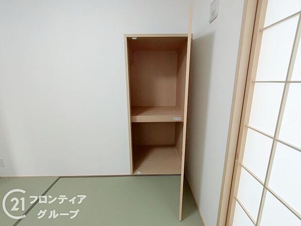 新しい畳の香りのするタタミスペースは、使い方色々。客室やお布団で寝るときにぴったりの空間ですね。