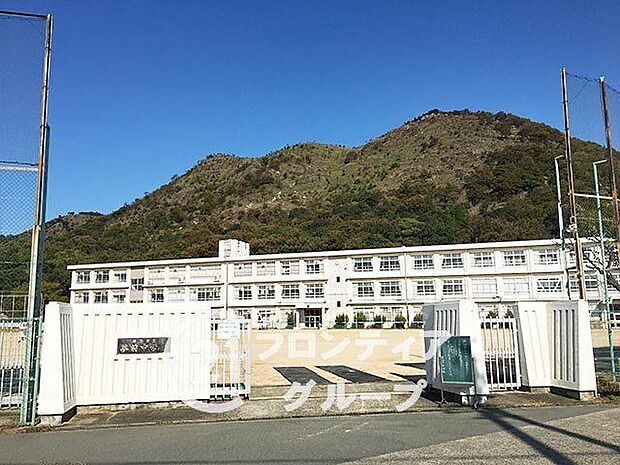 姫路市立夢前中学校 徒歩34分。 2655m