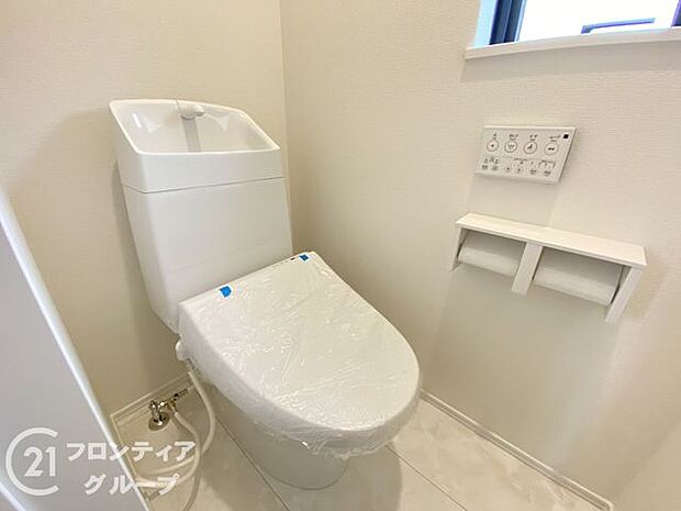 トイレは1階と2階の2カ所に設置！階段を上り下りせずに使用できるので、高齢の方にも安心です！