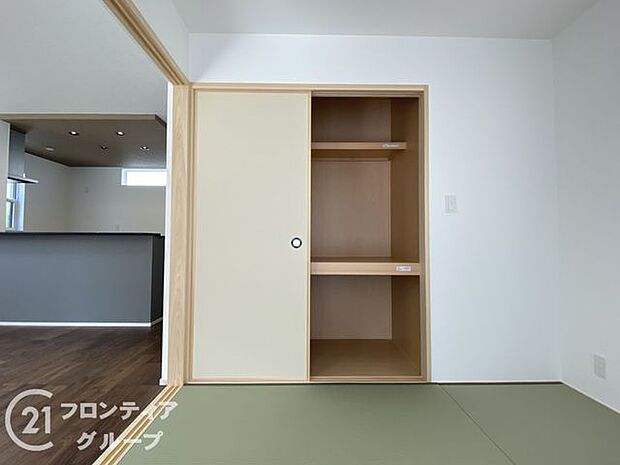 新しい畳の香りのするタタミスペースは、使い方色々。客室やお布団で寝るときにぴったりの空間ですね。