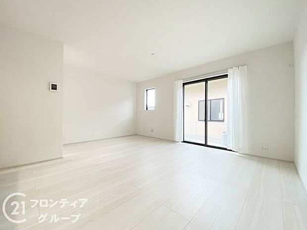 広々リビング、人が集まるおもてなし空間を実現できますね!