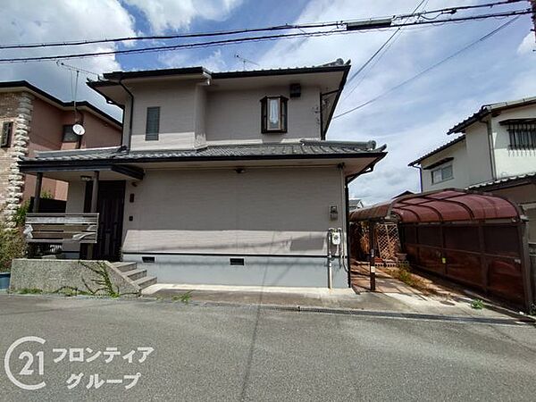 庭付なので、四季の自然に触れたり、ガーデニングを楽しめます。