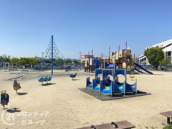 飾磨中央公園 徒歩21分。 1670m