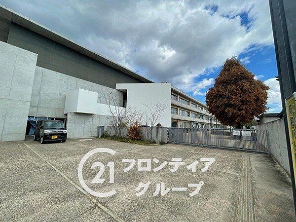 太子町立斑鳩小学校 徒歩18分。 1420m