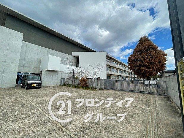 太子町立斑鳩小学校 徒歩18分。 1420m