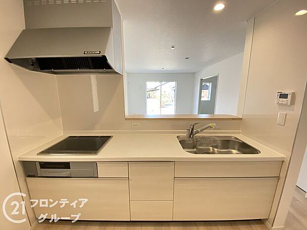 お手入れが楽に行える換気扇やステンレスワークトップは毎日お料理する奥様の味方!