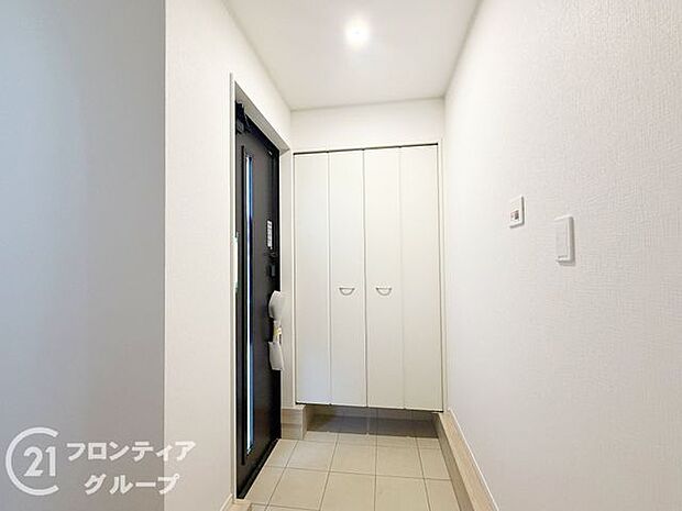 玄関は防犯性の優れたダブルロックドアです！