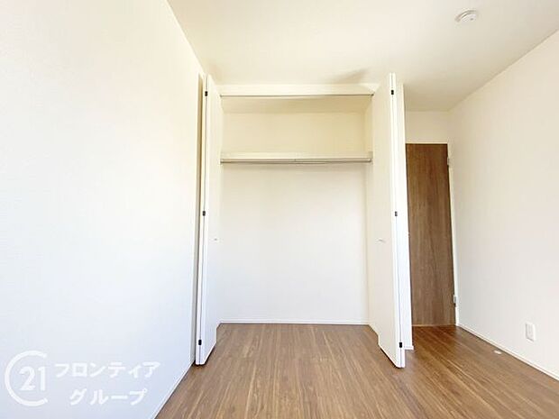 各室に収納スペ―スがありますのでお部屋スッキリ片付きますね