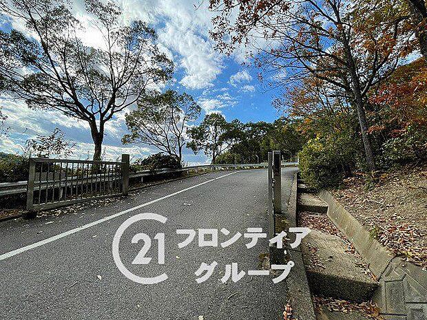 太子町立太子東中学校 徒歩33分。 2610m