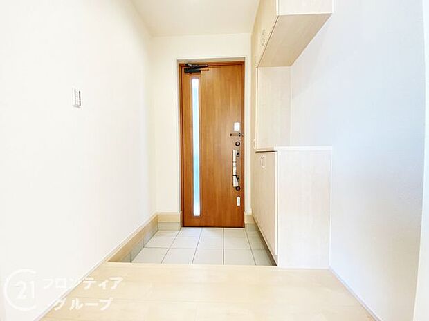 玄関は防犯性の優れたダブルロックドアです！