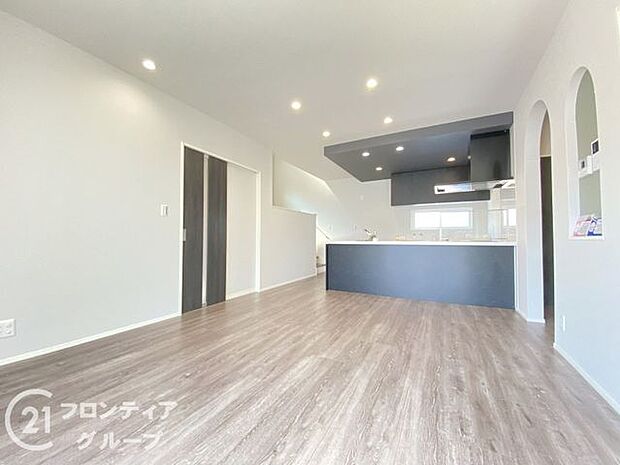 オープンな空間が、広々とした印象を与えます。