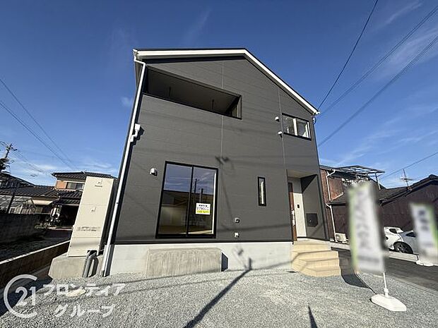 現地写真更新!現地の説明はもちろん、モデルハウスご見学も可能!同社施工物件をご見学していただきますので、実際に使用される設備やお家の雰囲気などをご確認ください