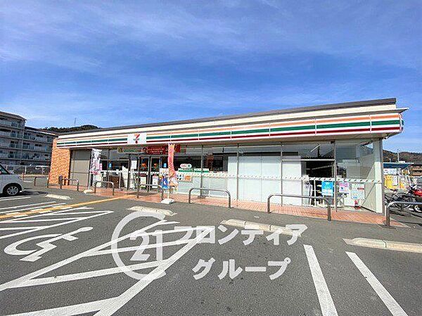 セブンイレブン姫路勝原熊見店 徒歩10分。 730m