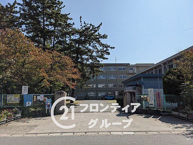 加古川市立浜の宮小学校 徒歩7分。 540m