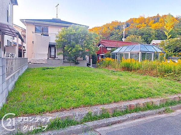 交通量の少ない環境で、静かに暮らせる住まいです。